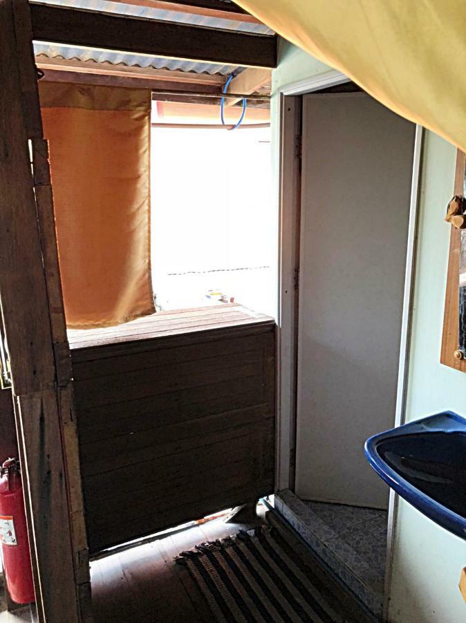 Ray Nu Guest House Аюттхая Екстер'єр фото